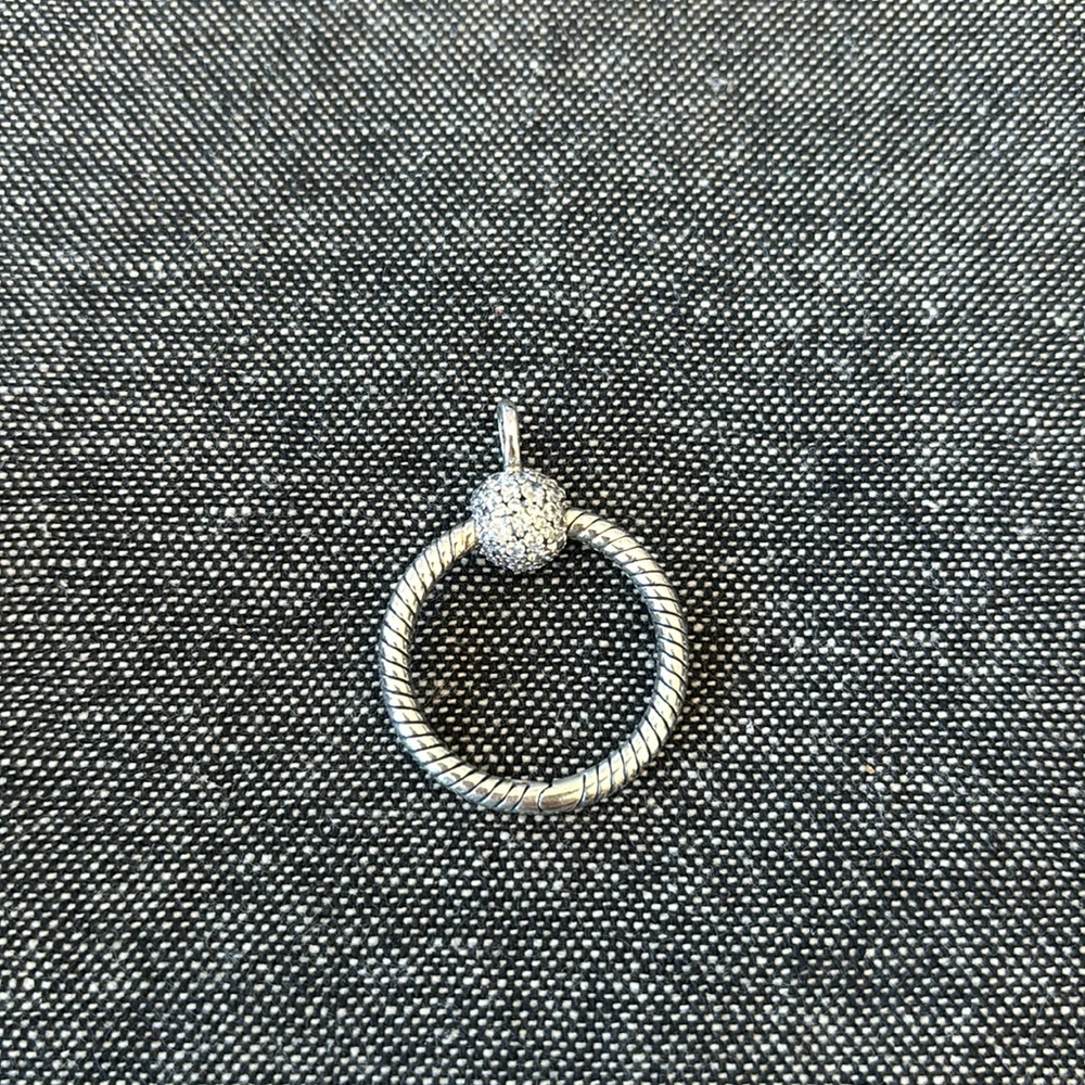 Pandora Moments Pave’ O pendant
